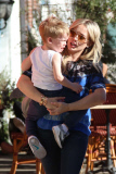 Hilary Duff handles a Temper Tantrum like a Pro