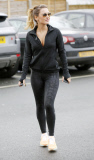 EXC - SAM FAIERS SEEN OUT IN BRENTWOOD AFTER HER MORNING WORKOUT