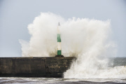 Strong winds in Britain - 09 Jan 2015