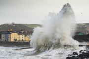 Strong winds in Britain - 09 Jan 2015