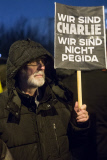 Berliner demonstrieren gegen Pegida