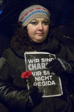 Berliner demonstrieren gegen Pegida