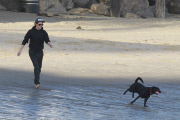 *PREMIUM EXCLUSIVE* **NO WEB** Kristen Stewart and girlfriend Alicia Cargile spend a romantic afternoon at the beach in Malibu