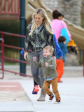 PREMIUM EXCLUSIVE Hilary Duff and Luca hit the park