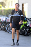 *EXCLUSIVE* Dennis Quaid smokes an e-cigarette in his cycling outfit