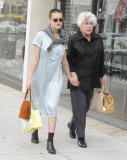 Tallulah Willis Takes Her Grandma To Lunch 
