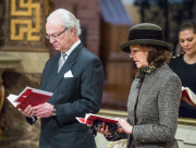 Royal family in church / We want to see an end to violence!