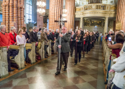Royal family in church / We want to see an end to violence!
