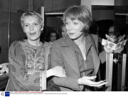MIA FARROW AND SHIRLEY MACLAINE IN LONDON, BRITAIN - 1976