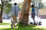 Alyson Hannigan and Keeva get their peek-a-boo on!