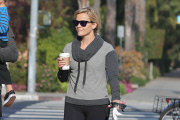 Reese Witherspoon and her adorable boys grab Starbucks