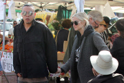 Stylish duo Ashlee Simpson and Evan Ross make a trip to their local Farmers Market