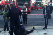 Moment police seize bike raiders in street after gem theft 