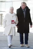 DAME JUDI DENCH WITH BOYFRIEND DAVID MILLS ARRIVE AT JFK AIRPORT IN NYC.