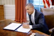 Obama signs the DHS funding bill