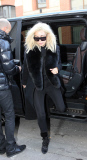 EXCLUSIVE :Kim Kardashian wake up very early this morning to go at ELLE magazine shooting  in Paris