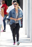 Sarah Michelle Gellar Out With A Friend In Santa Monica 