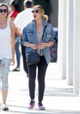 Sarah Michelle Gellar Out With A Friend In Santa Monica 