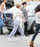 Jennifer Lopez goes to American Idol in fur and sweats 