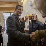 Ted Cruz campaigns in New Hampshire