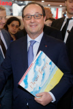 François Hollande au salon du livre à la Porte de Versailles à P