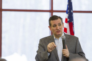 Ted Cruz campaigns in New Hampshire