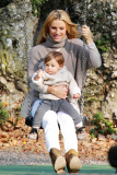 EXC: MICHELLE HUNZIKER TAKES DAUGHTER SOLE TO THE PARK