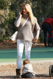 EXC: MICHELLE HUNZIKER TAKES DAUGHTER SOLE TO THE PARK