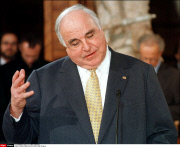 VIENNE: EUROPEAN COUNCIL                  HELMUT KOHL SPEAKING