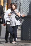 Zooey Deschanel mit Babybauch bei der Ankunft zu Jimmy Kimmel Live