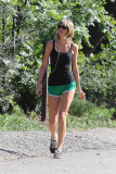 Taylor Swift shows her Ultra Fit Body during Strenous Hike
