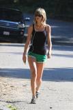 Taylor Swift shows her Ultra Fit Body during Strenous Hike