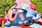 Jennifer Garner poses with Mickey Mouse during fun family day at Disneyland!