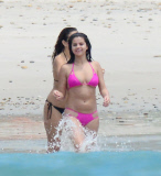 **SEMI-EXCLUSIVE** Selena Gomez shows off her figure in a pink bikini in Mexico