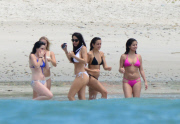 **SEMI-EXCLUSIVE** Selena Gomez shows off her figure in a pink bikini in Mexico