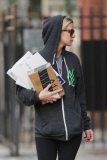 Nicky Hilton reps her love for NYC while picking up her mail 