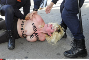 Madrid: Femens protest