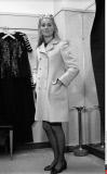 FRA/ PARIS: CATHERINE DENEUVE CHEZ YVES SAINT-LAURENT POUR DES ESSAYAGES