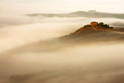 Photographer captures misty scenery in Tuscany and the Beskidy Mountains, Poland, Oct 2013