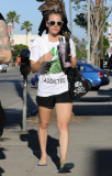 Kaley Cuoco is addicted to Kale and Yoga class