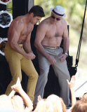 Zac Efron & Robert De Niro Go Shirtless For Flex Off On Set Of "Dirty Grandpa" 