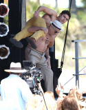 Zac Efron & Robert De Niro Go Shirtless For Flex Off On Set Of "Dirty Grandpa" 