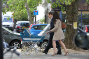 WILL AND KATE LOOKALIKES IN PRIMROSE HILL!