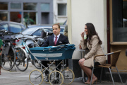 WILL AND KATE LOOKALIKES IN PRIMROSE HILL!