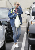Exclusive... Miley Cyrus Out For Lunch In Studio City 