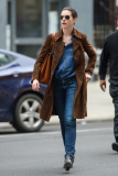 Anne Hathaway leaves her Off Broadway play "Grounded" in NYC