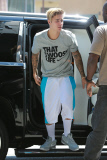 Justin Bieber steps out after finishing anger management