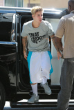 Justin Bieber steps out after finishing anger management