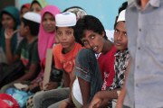 Migrants from Bangladesh and Myanmar stranded in Indonesia - 18 May 2015