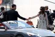 *EXCLUSIVE* Liev Schreiber and Katie Holmes make a business transaction in "Ray Donovan"